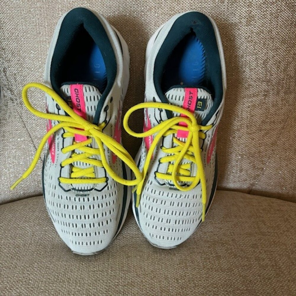 Nearly new Brooks Ghost 13 women's size 8 running shoes